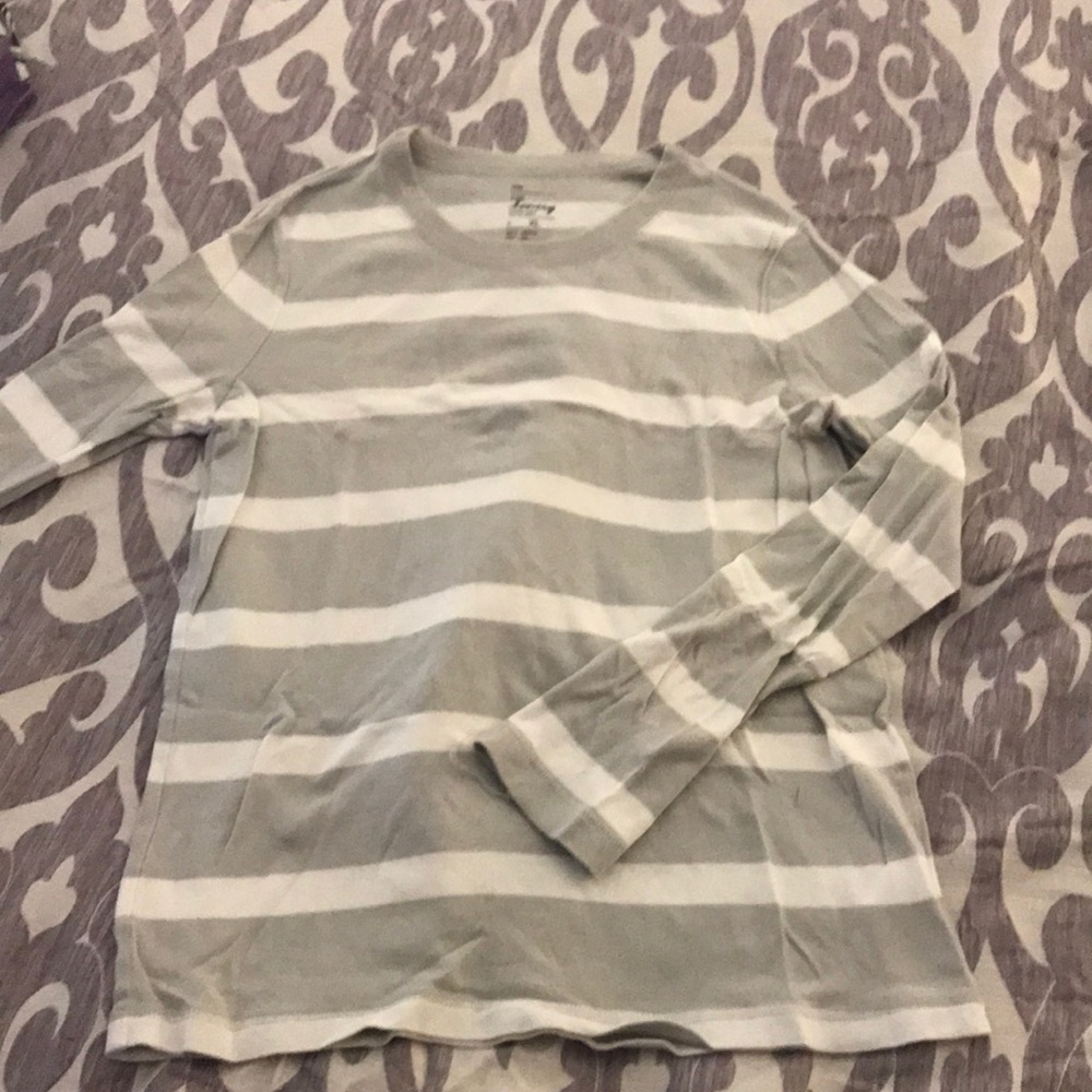 Super soft long sleeve top!